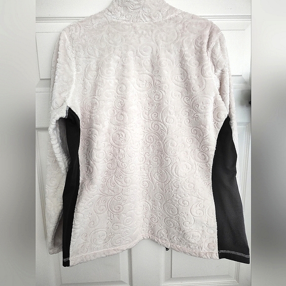 ~~REI🤍Floral Fleece~~ - Picture 2 of 8